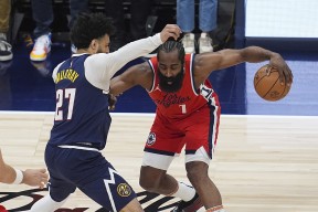 星空体育-洛杉矶快船发布备战花絮，集结日主帅复盘，法国杯任务艰巨，训练强度明显提升的简单介绍